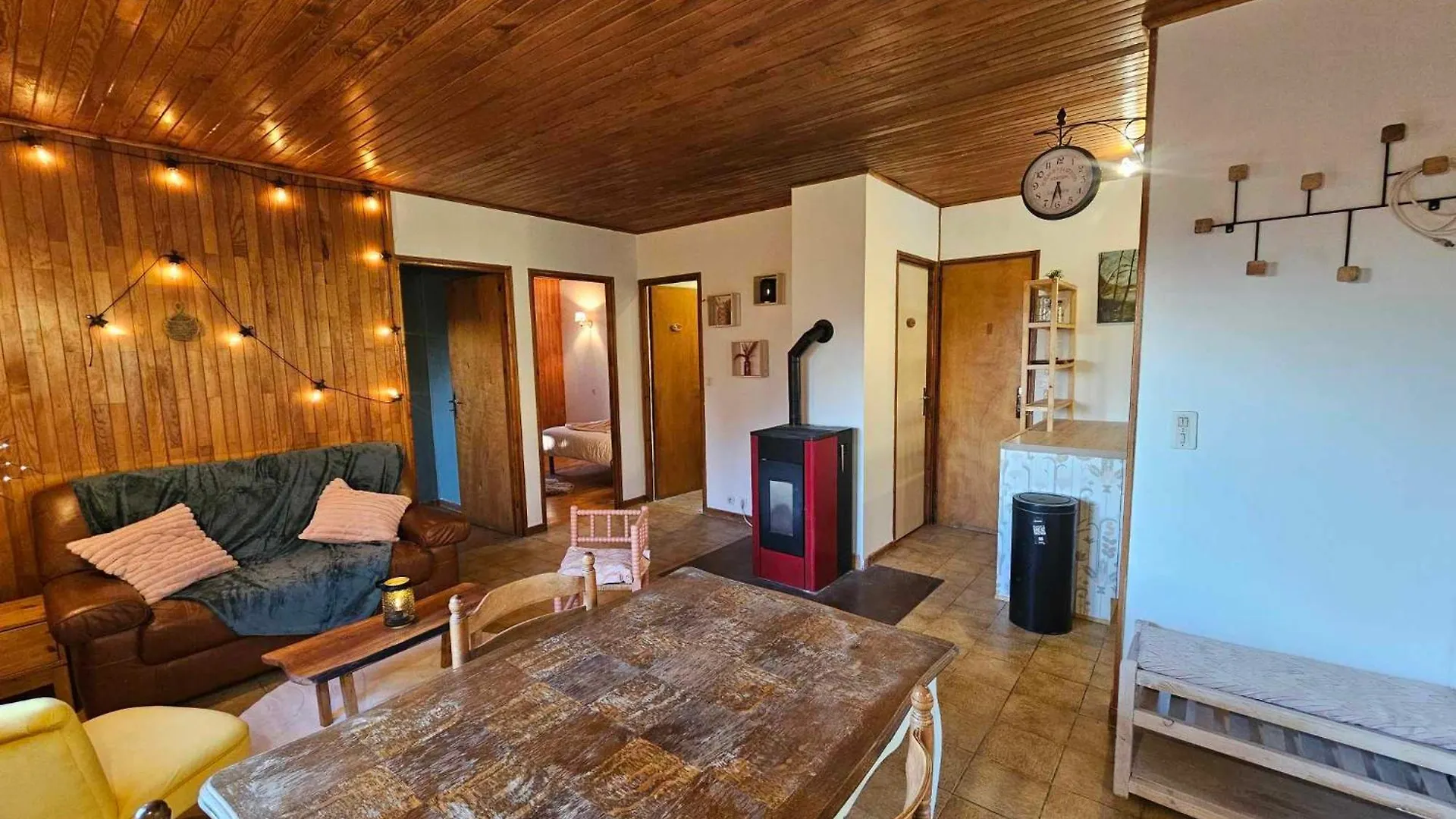 Le Chalet Des Ecureuils - Vue Imprenable Sur La Dent Du Chat Saint-Jean-de-Chevelu France